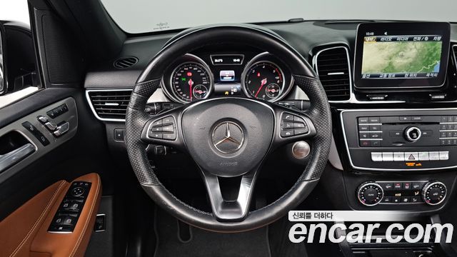 Mercedes-Benz GLE-Class 2018 — photo 19