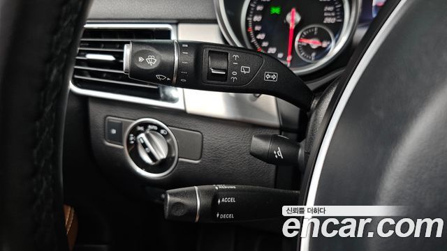 Mercedes-Benz GLE-Class 2018 — photo 21