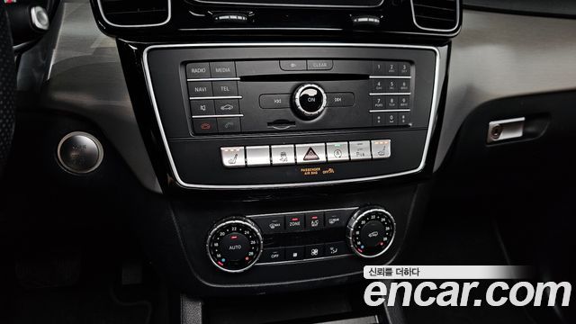 Mercedes-Benz GLE-Class 2018 — photo 24