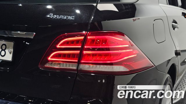 Mercedes-Benz GLE-Class 2018 — photo 9
