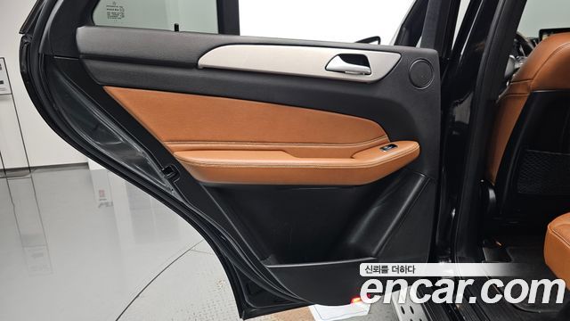Mercedes-Benz GLE-Class 2018 — photo 15