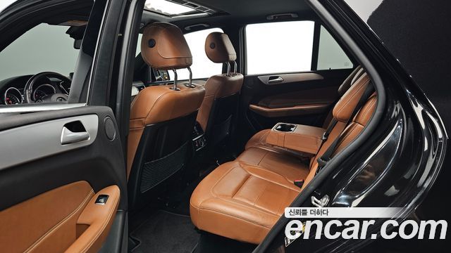 Mercedes-Benz GLE-Class 2018 — photo 16