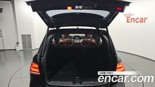 Mercedes-Benz GLE-Class 2018 — photo 31