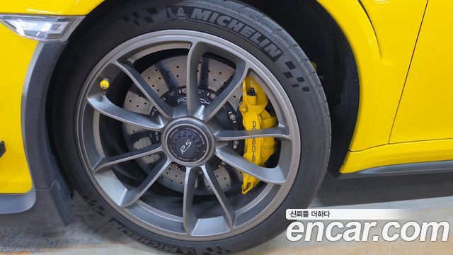 Porsche 911 2016 — photo 20