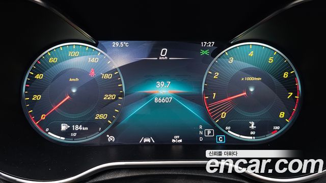 Mercedes-Benz C-Class 2020 — photo 11