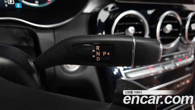 Mercedes-Benz C-Class 2020 — photo 12