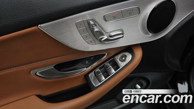Mercedes-Benz C-Class 2020 — photo 22