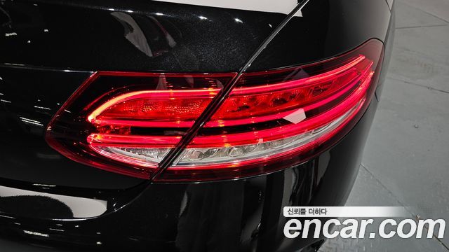 Mercedes-Benz C-Class 2020 — photo 9