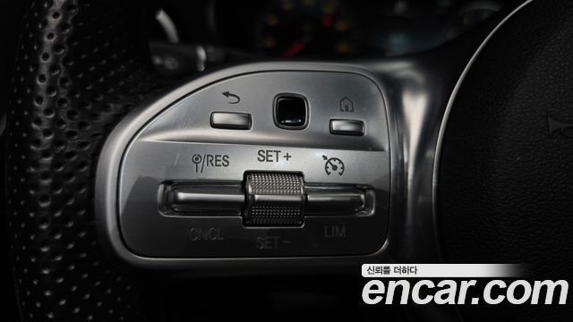 Mercedes-Benz C-Class 2020 — photo 28