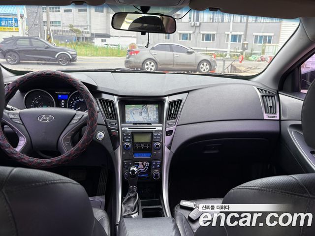 Hyundai Sonata 2012 — photo 11