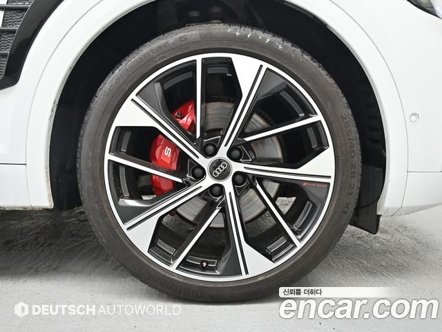 Audi SQ5 2023 — photo 5