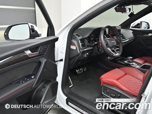 Audi SQ5 2023 — photo 11