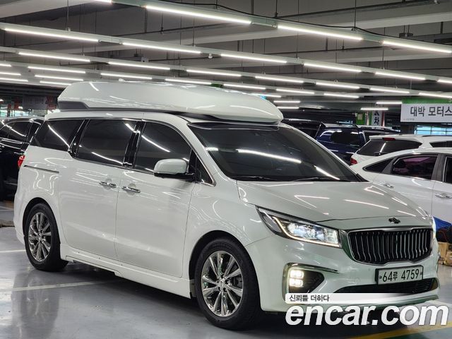 Kia Canival 2019 — photo 2