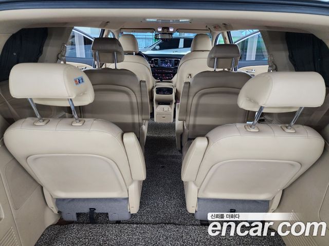 Kia Canival 2019 — photo 16
