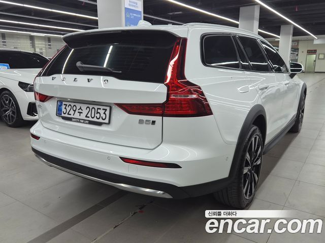 Volvo V60 2023 — photo 6