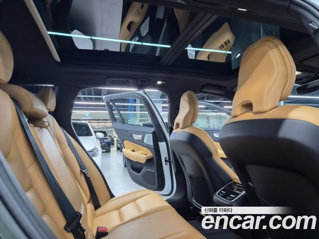Volvo V60 2023 — photo 10