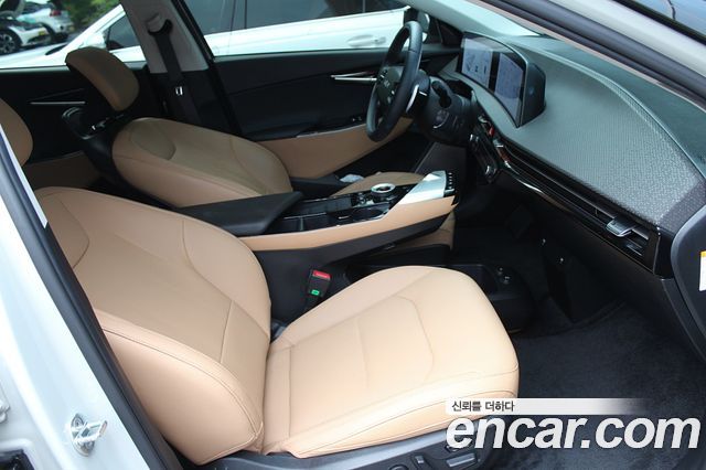 Kia EV6 2022 — photo 16