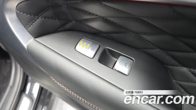 Genesis G70 2018 — photo 25