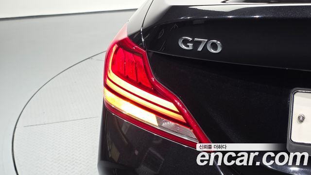 Genesis G70 2018 — photo 9