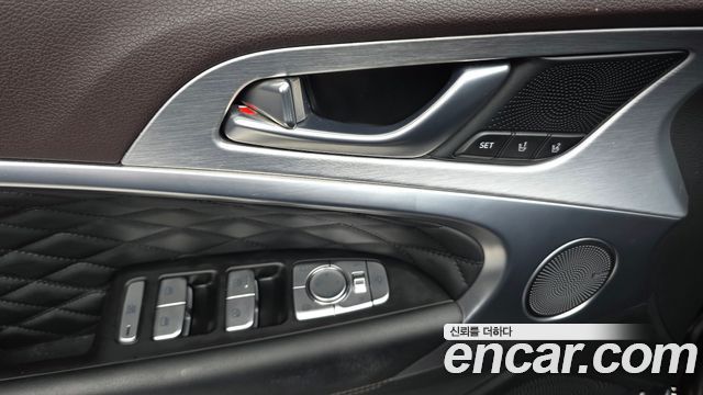 Genesis G70 2018 — photo 28