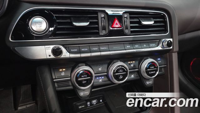 Genesis G70 2018 — photo 30