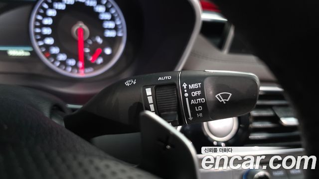 Genesis G70 2018 — photo 32