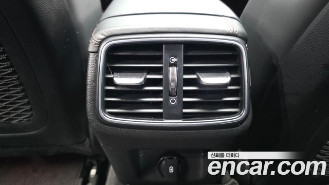 Genesis G70 2018 — photo 35