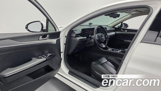 Kia K5 2025 — photo 13