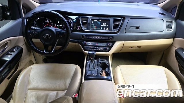 Kia Canival 2018 — photo 7