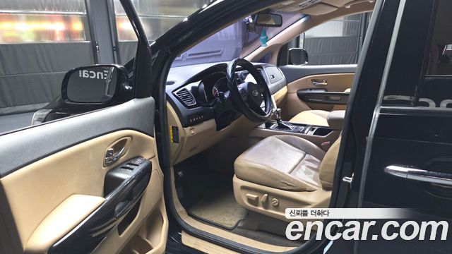 Kia Canival 2018 — photo 10