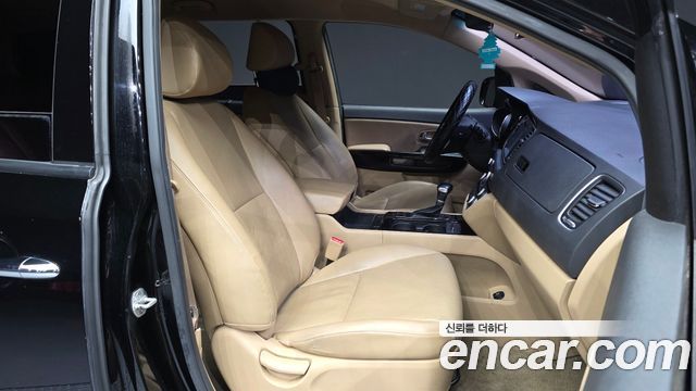 Kia Canival 2018 — photo 11