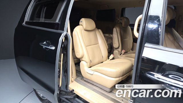 Kia Canival 2018 — photo 12