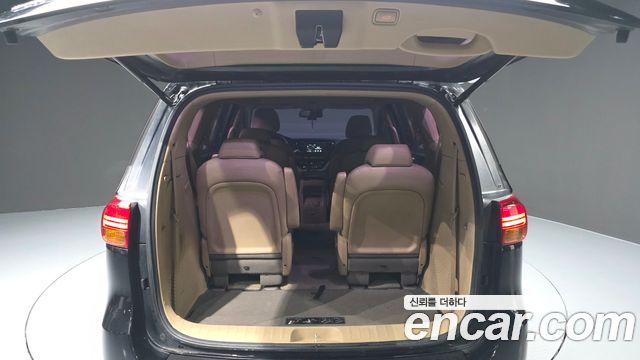 Kia Canival 2018 — photo 20