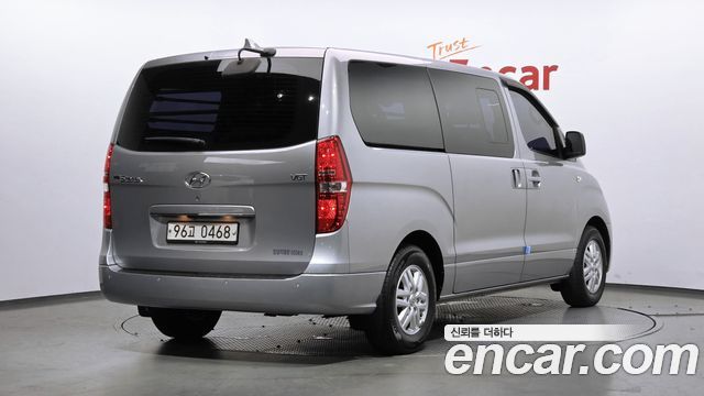 Hyundai Starex 2017 — photo 2