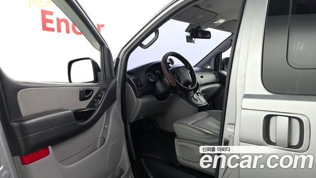 Hyundai Starex 2017 — photo 10