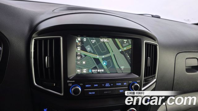 Hyundai Starex 2017 — photo 14