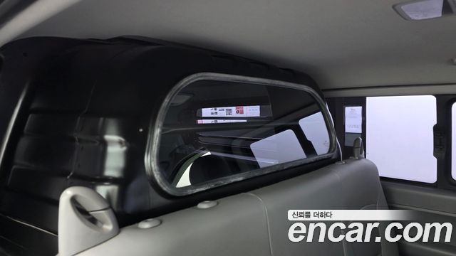 Hyundai Starex 2017 — photo 19