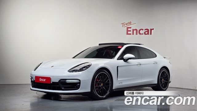 Porsche Panamera 2019 — photo 1