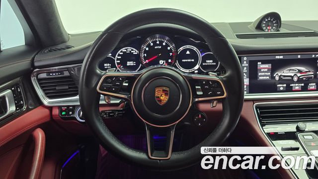 Porsche Panamera 2019 — photo 20
