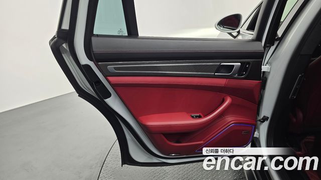 Porsche Panamera 2019 — photo 15