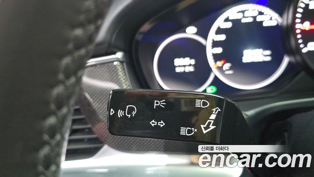 Porsche Panamera 2019 — photo 33