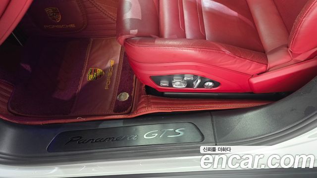 Porsche Panamera 2019 — photo 34