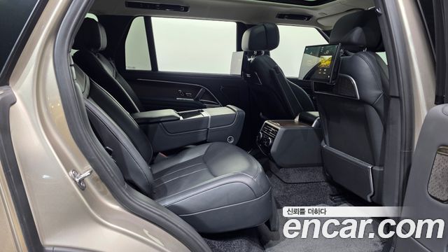 Land Rover Range Rover 2024 — photo 12