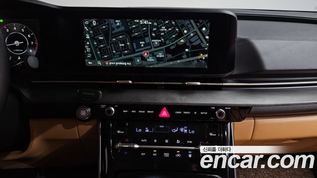 Kia Canival 2021 — photo 20