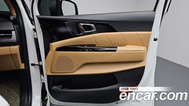 Kia Canival 2021 — photo 15