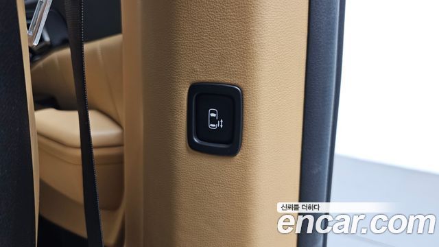 Kia Canival 2021 — photo 32