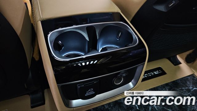 Kia Canival 2021 — photo 35
