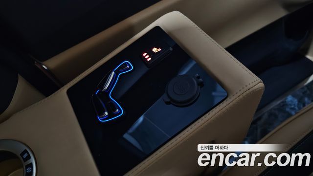 Kia Canival 2021 — photo 36