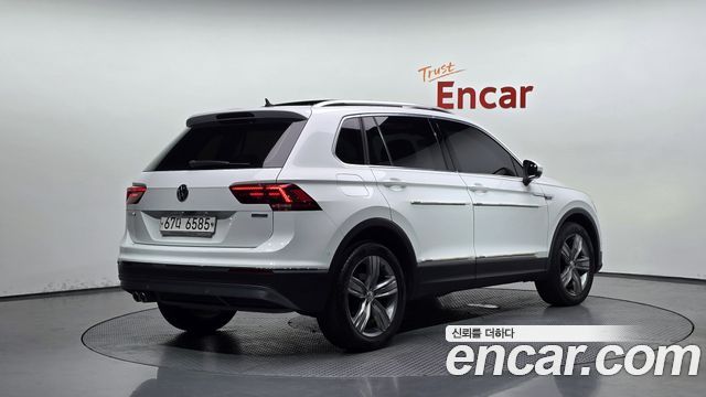 Volkswagen Tiguan 2018 — photo 2