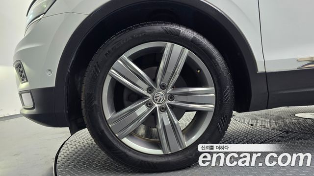 Volkswagen Tiguan 2018 — photo 5